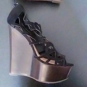 Black JUSTFAB Harley Caged Wedge Sandal Size: 8